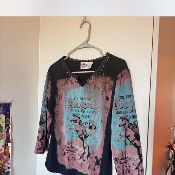 Cowgirl Graphic y2k t-Shirt - Black mauve and blue. - Picture 5 of 7
